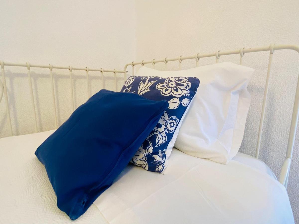 Avis Guesthouse Évora Esterno foto
