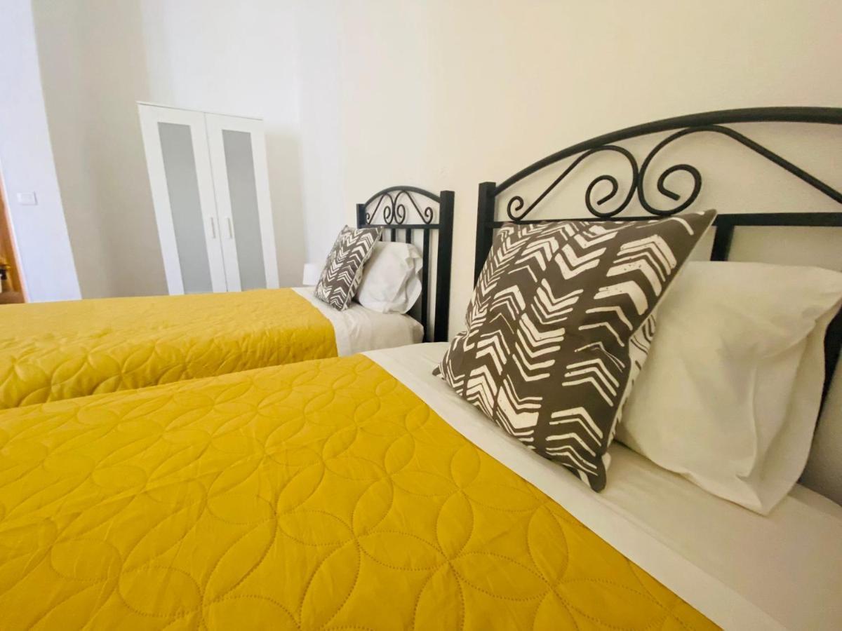 Avis Guesthouse Évora Esterno foto