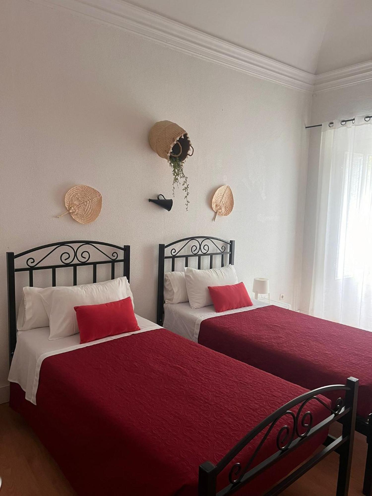 Avis Guesthouse Évora Esterno foto