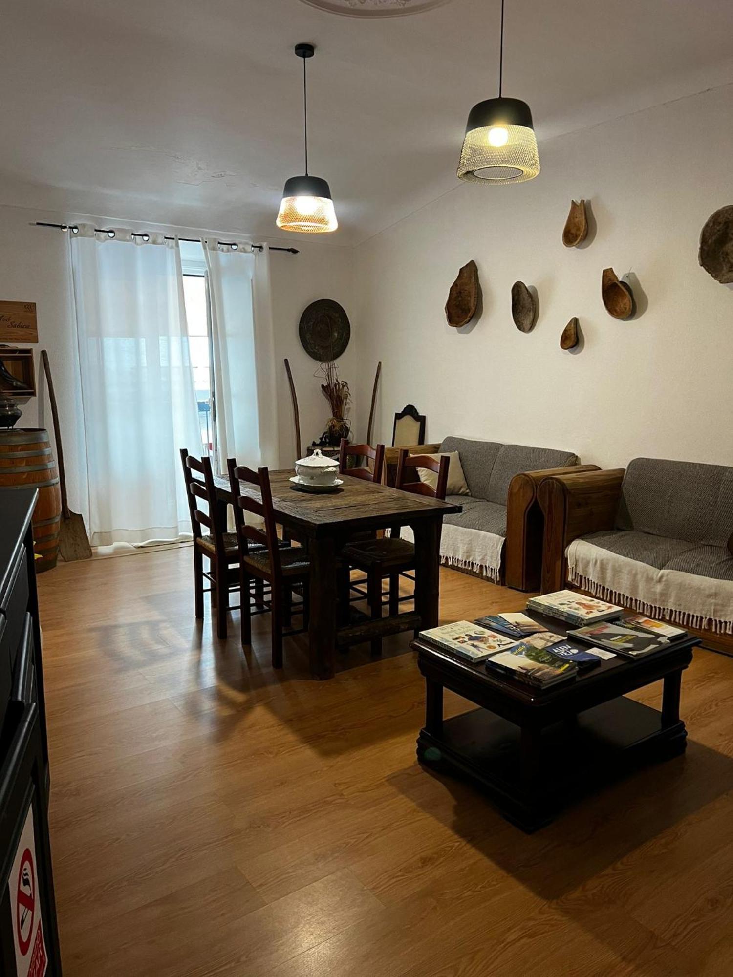 Avis Guesthouse Évora Esterno foto