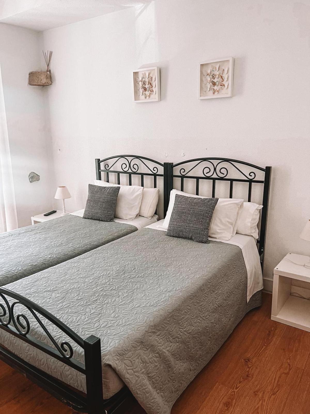 Avis Guesthouse Évora Esterno foto