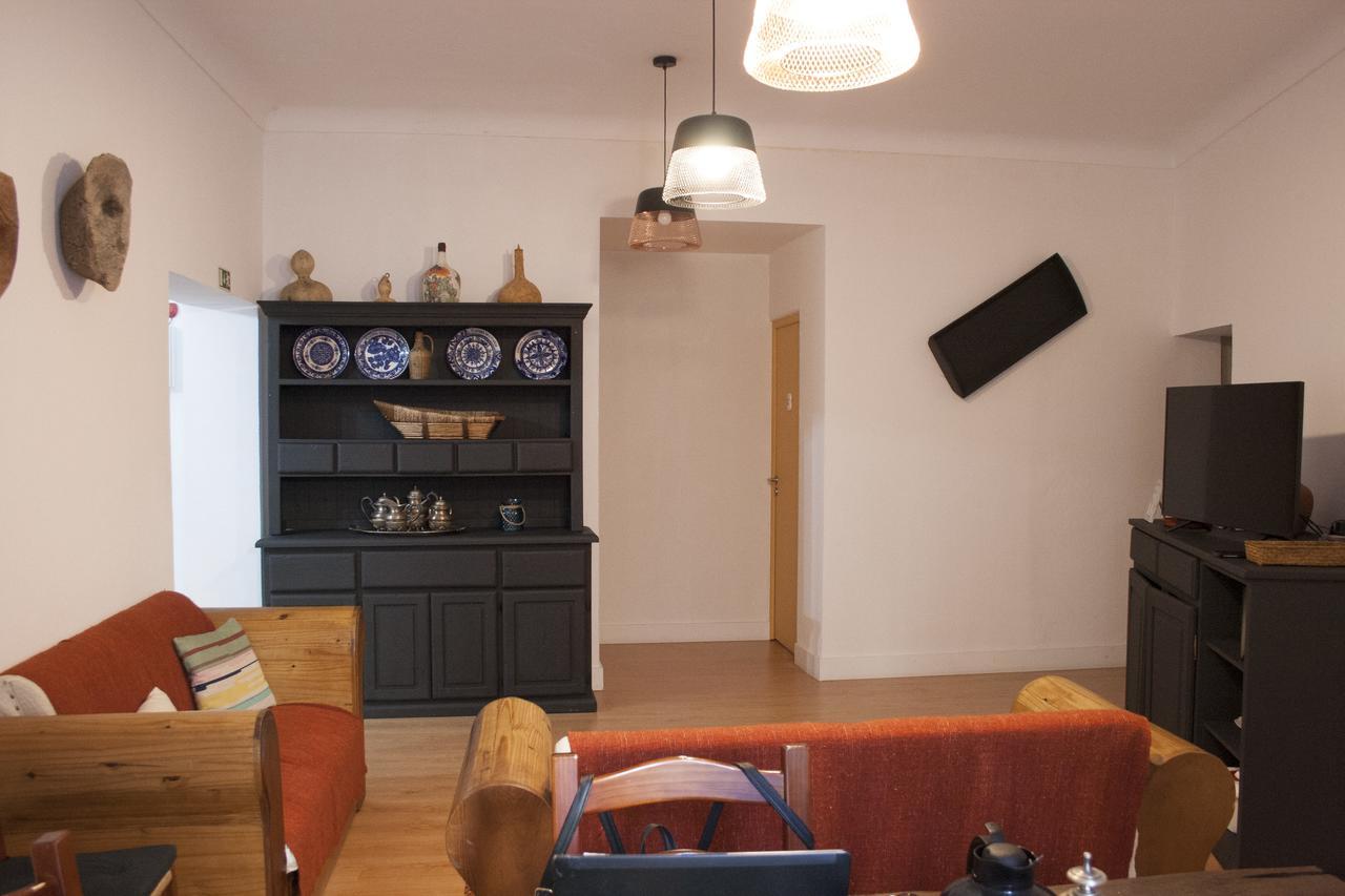 Avis Guesthouse Évora Esterno foto